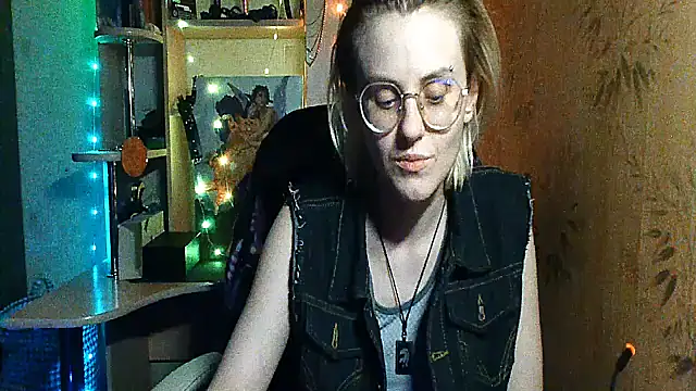   Freya    online show from 05-19-26, 09:32