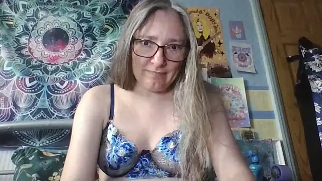 Izzylove47 online show from 05-31-26, 12:12