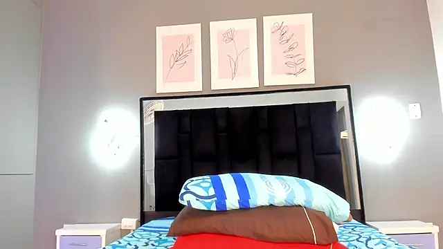 Snapshot of zoe_curvyy chatting on 07-02-26, 12:11 zoe curvyy online show from 07-02-26, 12:11