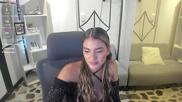 Snapshot of SophieWatson_ chatting on 06-26-26, 04:44 SophieWatson online show from 06-26-26, 04:44