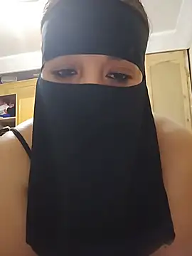Snapshot of Laty_123 chatting on 07-02-26, 04:13 Laty 123 online show from 07-02-26, 04:13
