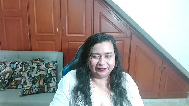 Snapshot of katiusca_rm chatting on 06-23-26, 02:04 katiusca rm online show from 06-23-26, 02:04