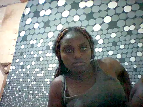 liligal online show from 06-18-26, 08:57