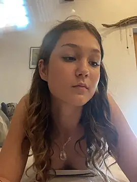 Snapshot of SecretViolaa chatting on 07-20-26, 05:48 SecretViolaa online show from 07-20-26, 05:48