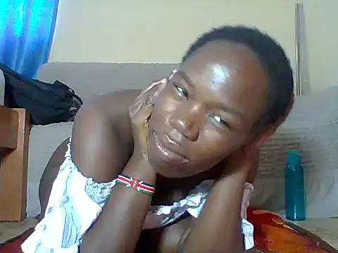 Snapshot of Blacksexyqueen24 chatting on 06-15-26, 10:17 Blacksexyqueen24 online show from 06-15-26, 10:17