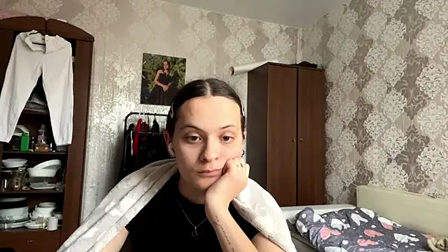 Snapshot of MarlynSiefkes chatting on 06-03-26, 12:52 MarlynSiefkes online show from 06-03-26, 12:52