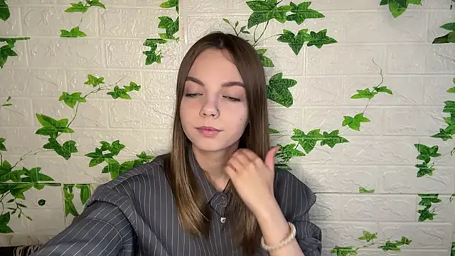 LisaPorse online show from 06-27-26, 02:12