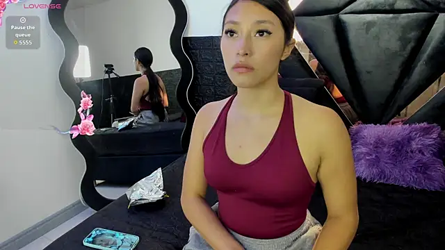 Queen Jen online show from 06-19-26, 05:12