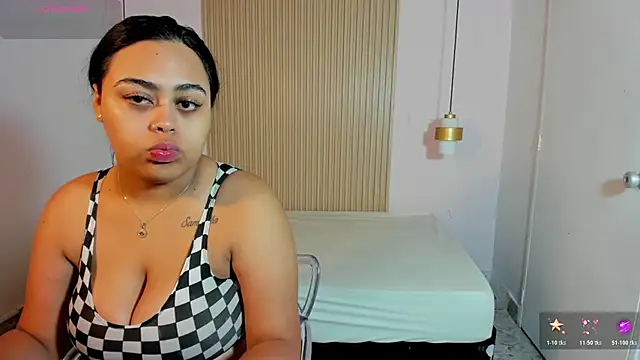 Snapshot of MiaLane3 chatting on 06-18-26, 11:36 MiaLane3 online show from 06-18-26, 11:36