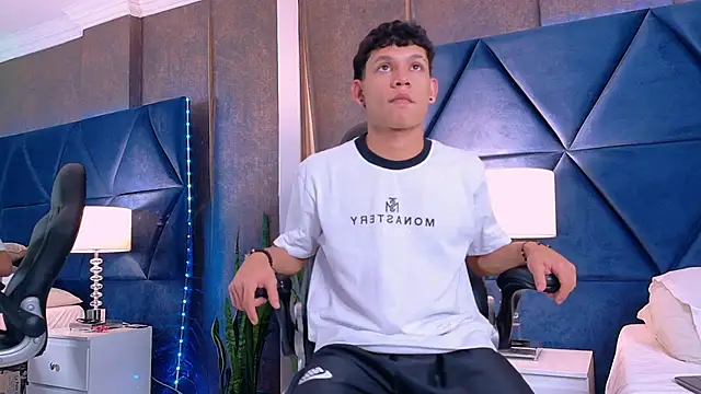ThiagoFerrer  online show from 06-09-26, 03:07