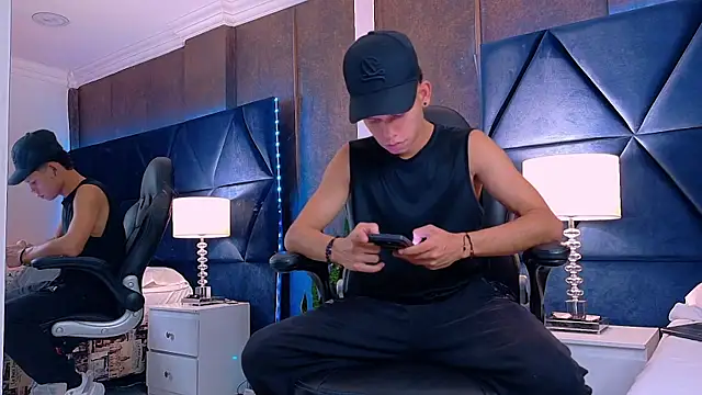 ThiagoFerrer  online show from 06-10-26, 02:34