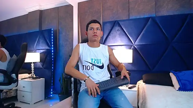 ThiagoFerrer  online show from 06-26-26, 04:50