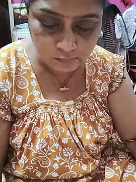 Snapshot of Curvy_Jyoti chatting on 06-19-26, 04:44 Curvy Jyoti online show from 06-19-26, 04:44