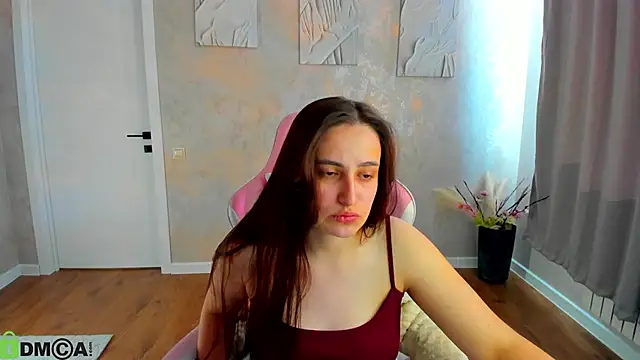 Elizabet Colllins online show from 06-04-26, 01:22