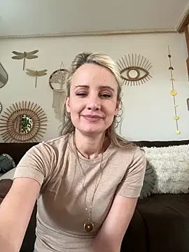 Lilygreen1 online show from 05-19-26, 09:15