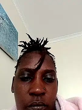 Snapshot of Queeny12 chatting on 06-14-26, 11:56 Queeny12 online show from 06-14-26, 11:56