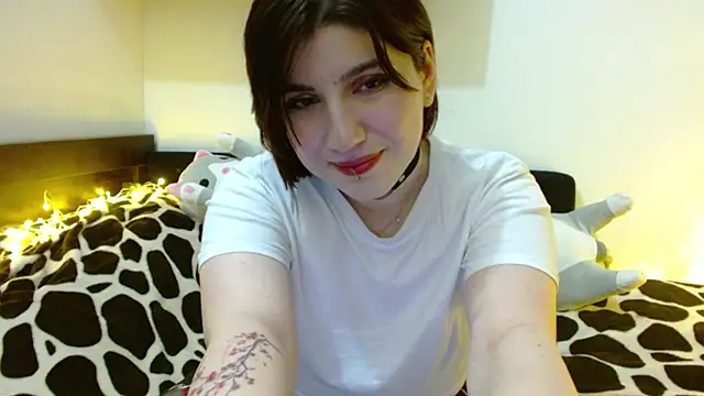 Snapshot of Oriana_secret chatting on 05-30-26, 08:11 Oriana secret online show from 05-30-26, 08:11