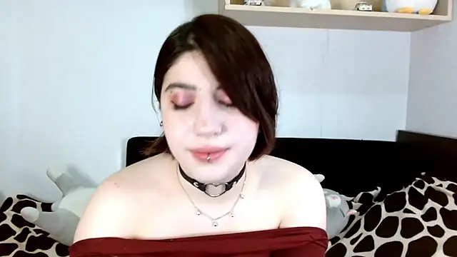 Snapshot of Oriana_secret chatting on 06-27-26, 04:06 Oriana secret online show from 06-27-26, 04:06