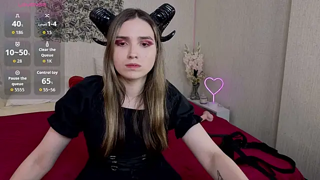 NocturneHuntress online show from 06-24-26, 08:46