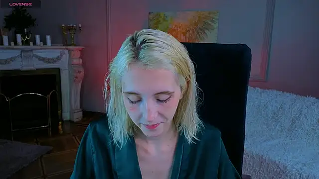 Snapshot of Elen__Moore chatting on 06-25-26, 05:12 Elen Moore online show from 06-25-26, 05:12