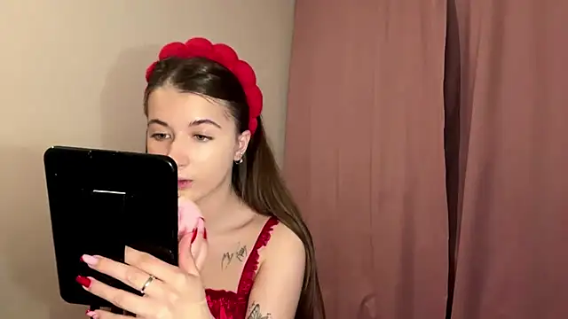 cute nessy online show from 05-20-26, 02:12