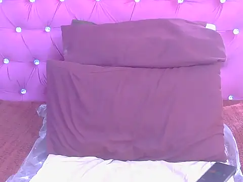 WILD KITTYxXx online show from 06-01-26, 10:39