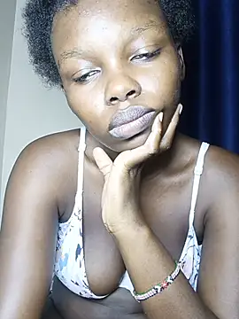 Snapshot of Sexymaurine chatting on 06-24-26, 11:26 Sexymaurine online show from 06-24-26, 11:26