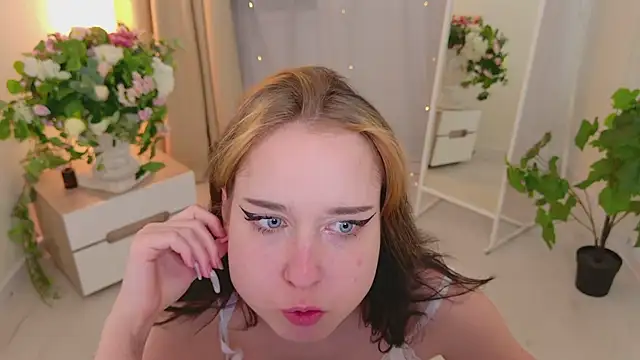 Oksi Koxy online show from 06-19-26, 02:32