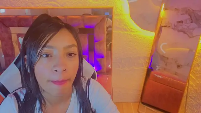 Snapshot of Adarasuri_v chatting on 06-24-26, 03:16 Adarasuri v online show from 06-24-26, 03:16