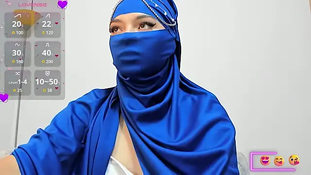 Snapshot of Samira_1 chatting on 06-05-26, 08:36 Samira 1 online show from 06-05-26, 08:36