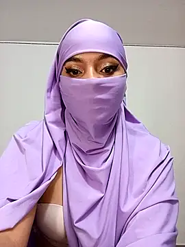 Snapshot of Samira_1 chatting on 07-06-26, 11:40 Samira 1 online show from 07-06-26, 11:40