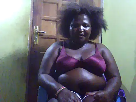 Snapshot of Sweetythighs chatting on 06-29-26, 05:13 Sweetythighs online show from 06-29-26, 05:13