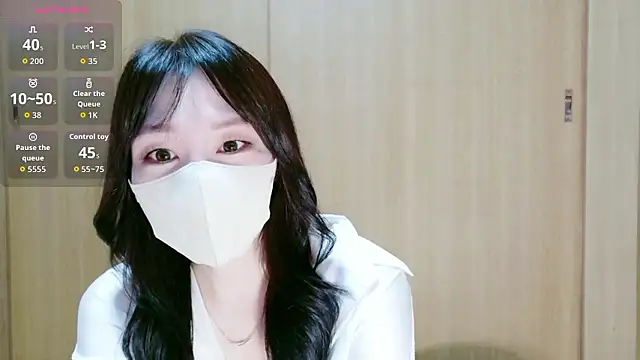 Snapshot of Maimai125 chatting on 06-11-26, 12:08 Maimai125 online show from 06-11-26, 12:08