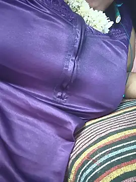 Snapshot of geetha431 chatting on 06-22-26, 05:21 geetha431 online show from 06-22-26, 05:21