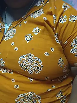 Snapshot of geetha431 chatting on 06-25-26, 06:34 geetha431 online show from 06-25-26, 06:34