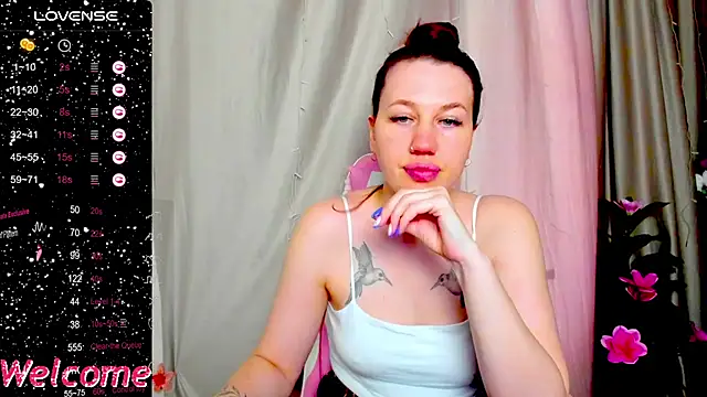 Snapshot of Arya_Curves chatting on 06-11-26, 02:53 Arya Curves online show from 06-11-26, 02:53