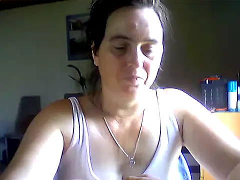 AniaCool77 online show from 06-18-26, 09:14