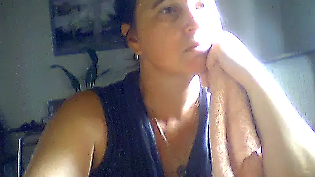 AniaCool77 online show from 08-07-26, 06:37