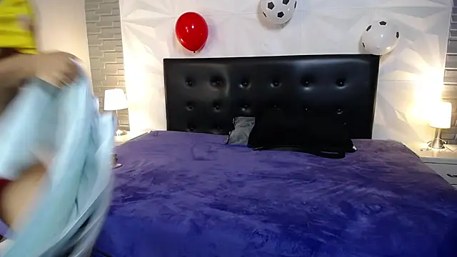 Isaak Salomee online show from 06-24-26, 12:04