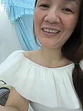 Snapshot of Lye_lovely chatting on 07-05-26, 04:52 Lye lovely online show from 07-05-26, 04:52