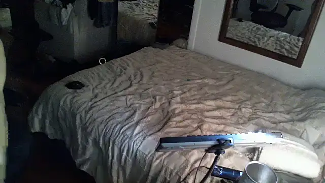 Snapshot of Clevername90 chatting on 09-22-25, 06:32 Clevername90 online show from 09-22-25, 06:32