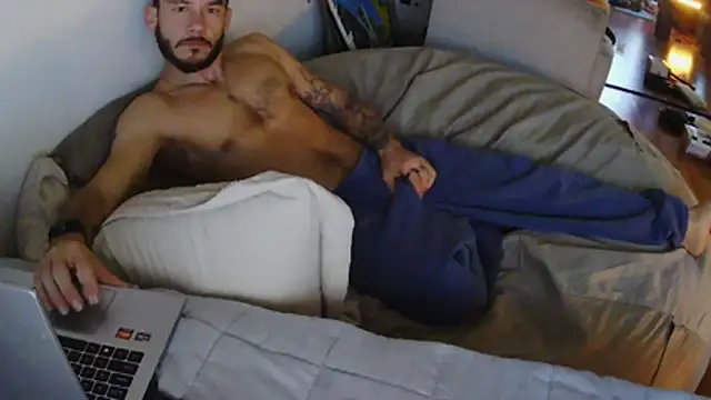 Snapshot of Clevername90 chatting on 02-08-26, 05:38 Clevername90 online show from 02-08-26, 05:38