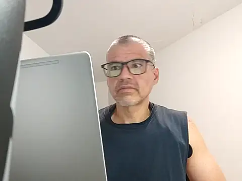 Gaceru01006 online show from 07-15-26, 12:27