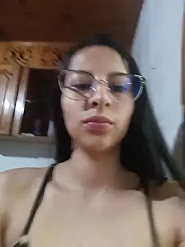 Snapshot of charlotte_collins2_ chatting on 06-27-26, 02:27 charlotte collins2 online show from 06-27-26, 02:27