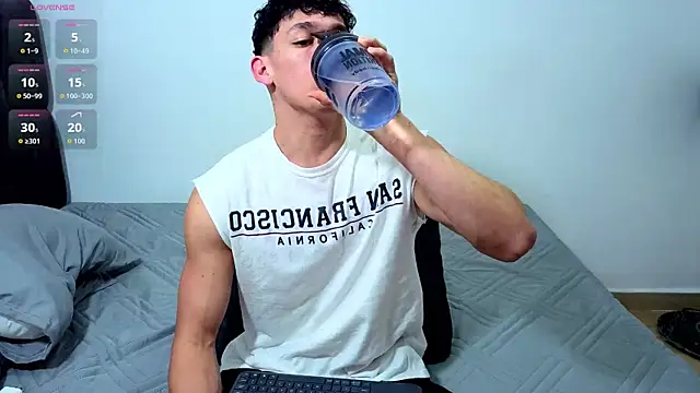 Luke Muscle online show from 07-04-26, 11:00