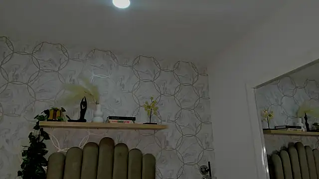 Snapshot of luna_bellucci chatting on 06-13-26, 11:30 luna bellucci online show from 06-13-26, 11:30