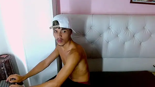 Angel foxc13 online show from 06-12-26, 04:39