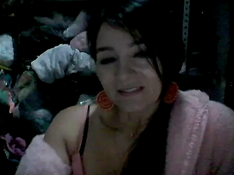 Snapshot of Anlly_garcia002 chatting on 06-07-26, 05:33 Anlly garcia002 online show from 06-07-26, 05:33