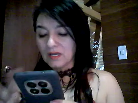 Snapshot of Anlly_garcia002 chatting on 06-13-26, 08:29 Anlly garcia002 online show from 06-13-26, 08:29