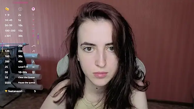 Snapshot of reaissss chatting on 06-27-26, 05:45 reaissss online show from 06-27-26, 05:45